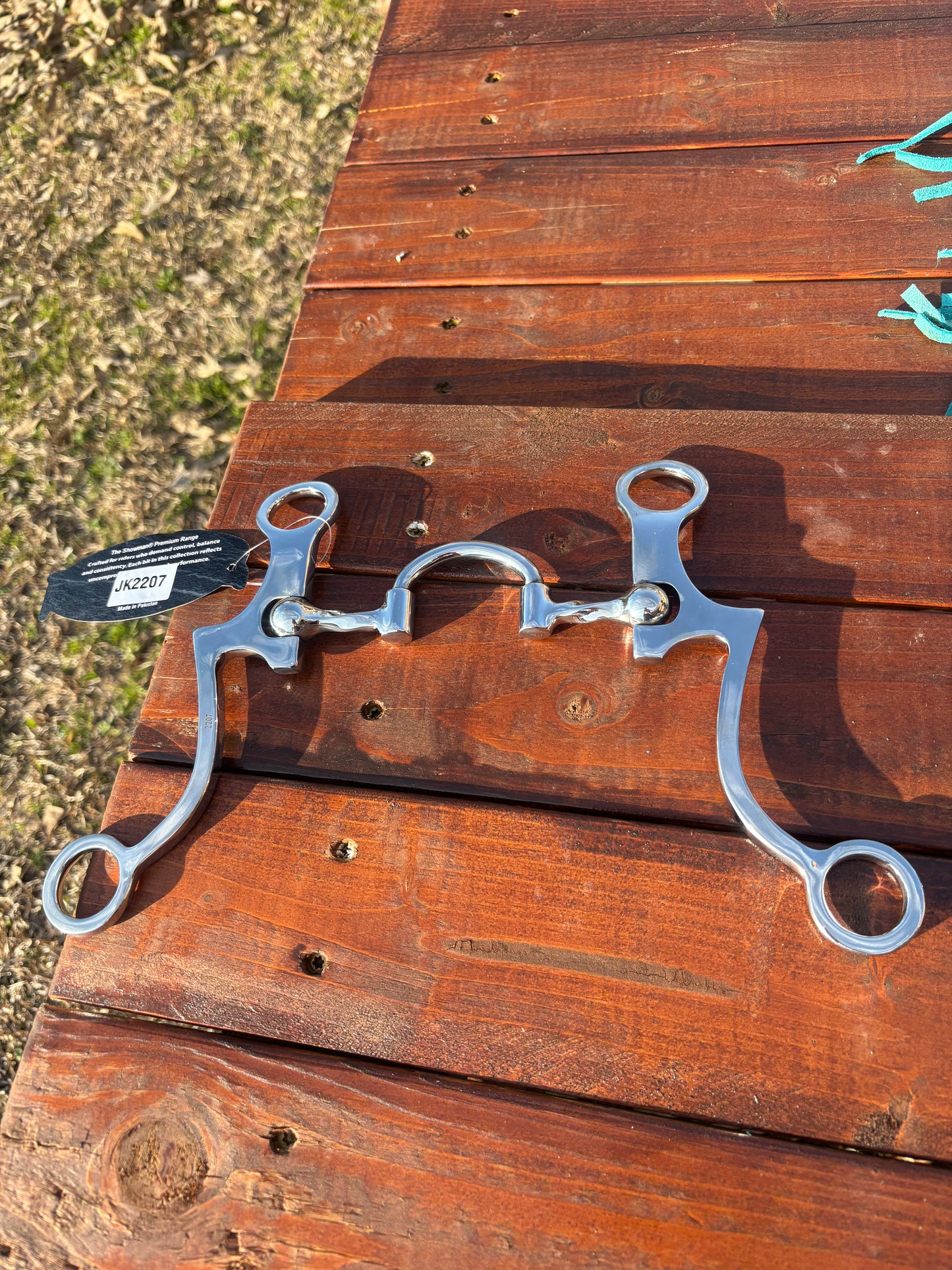 Slow twist wide port correction bit