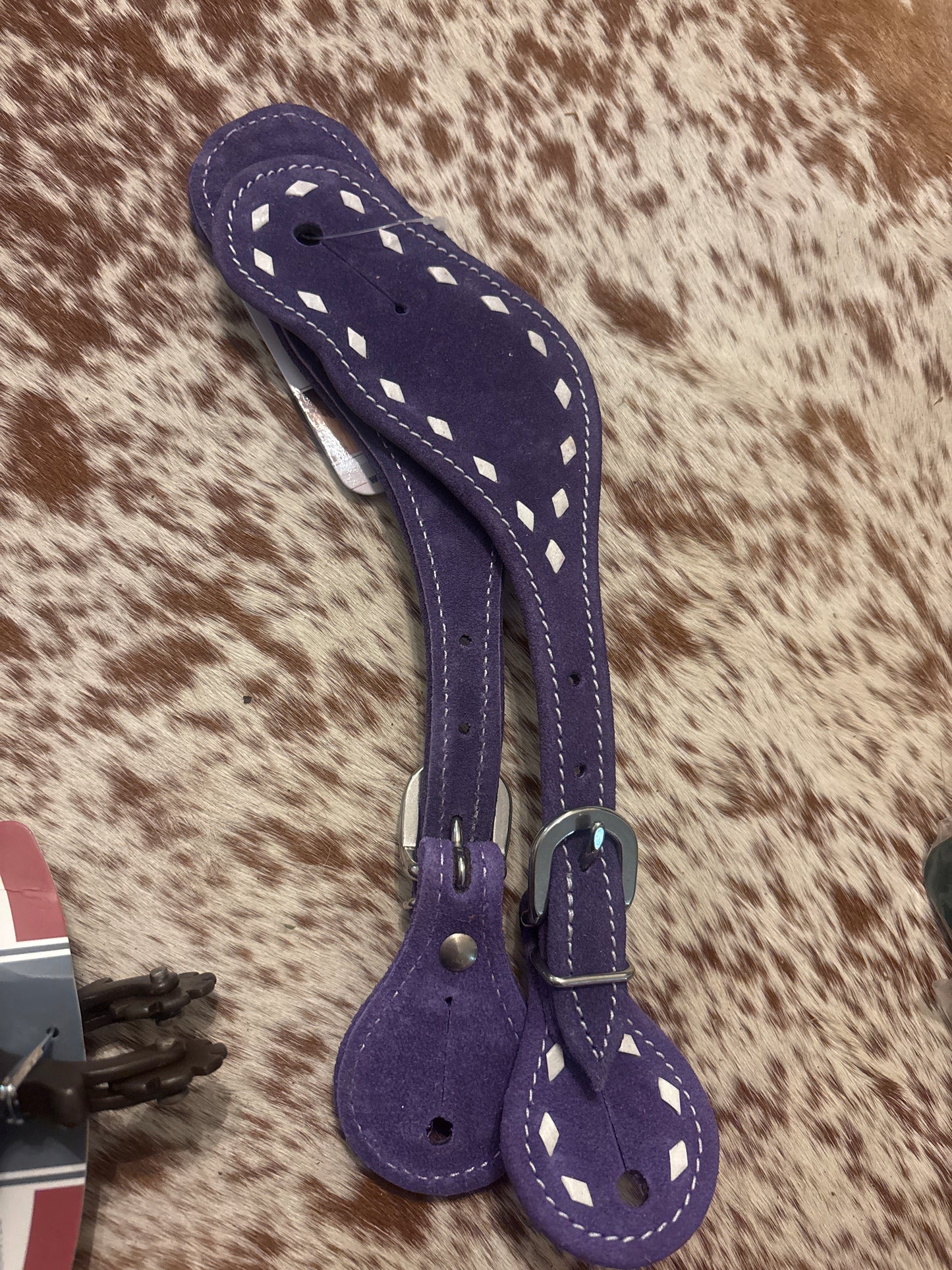 Suede buckstitch spur straps